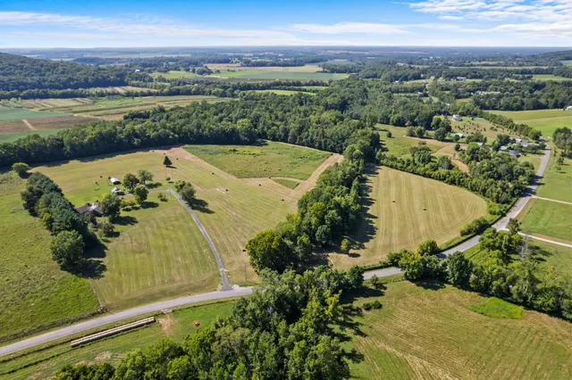 $889,000 | 1556 Chestnut Grove Road, Morrison, TN 37357