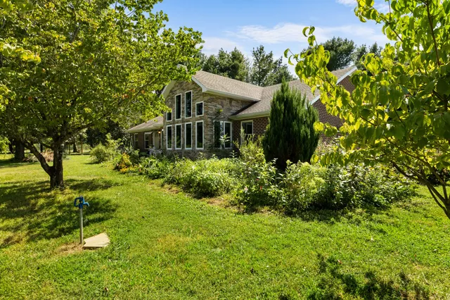 $889,000 | 1556 Chestnut Grove Road, Morrison, TN 37357