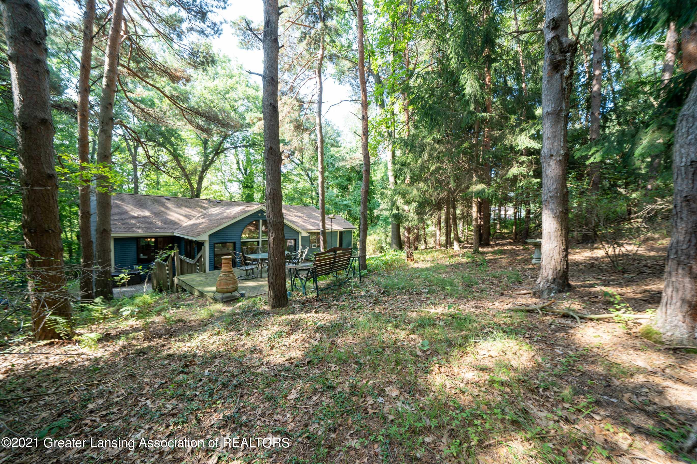 6025 Cascade Road Southeast Grand Rapids, MI 49546 - Photo 28 of 31 long yard shot