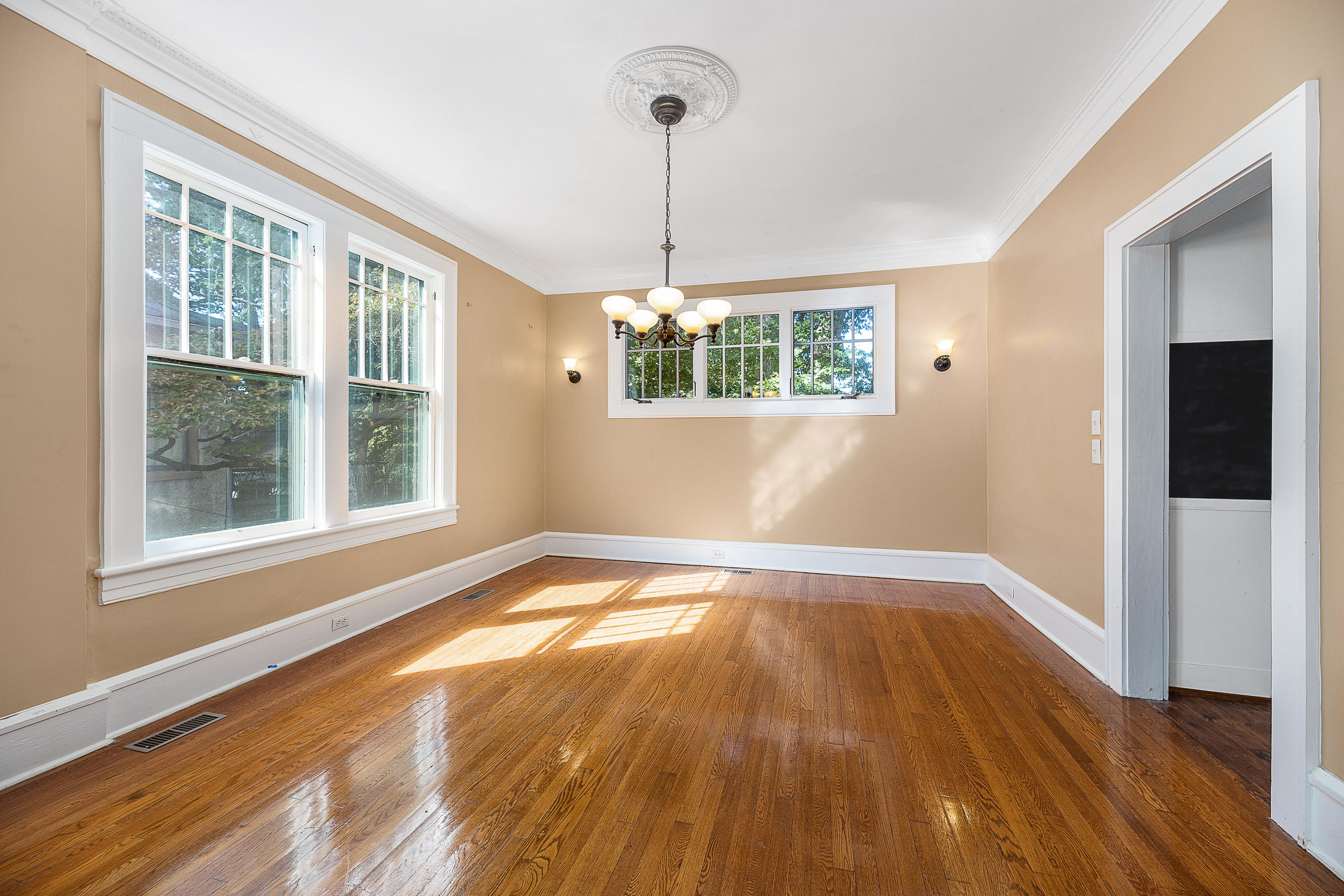 2019 Carter Road Southwest Roanoke, VA 24015 - Photo 12 of 31 Dining Room