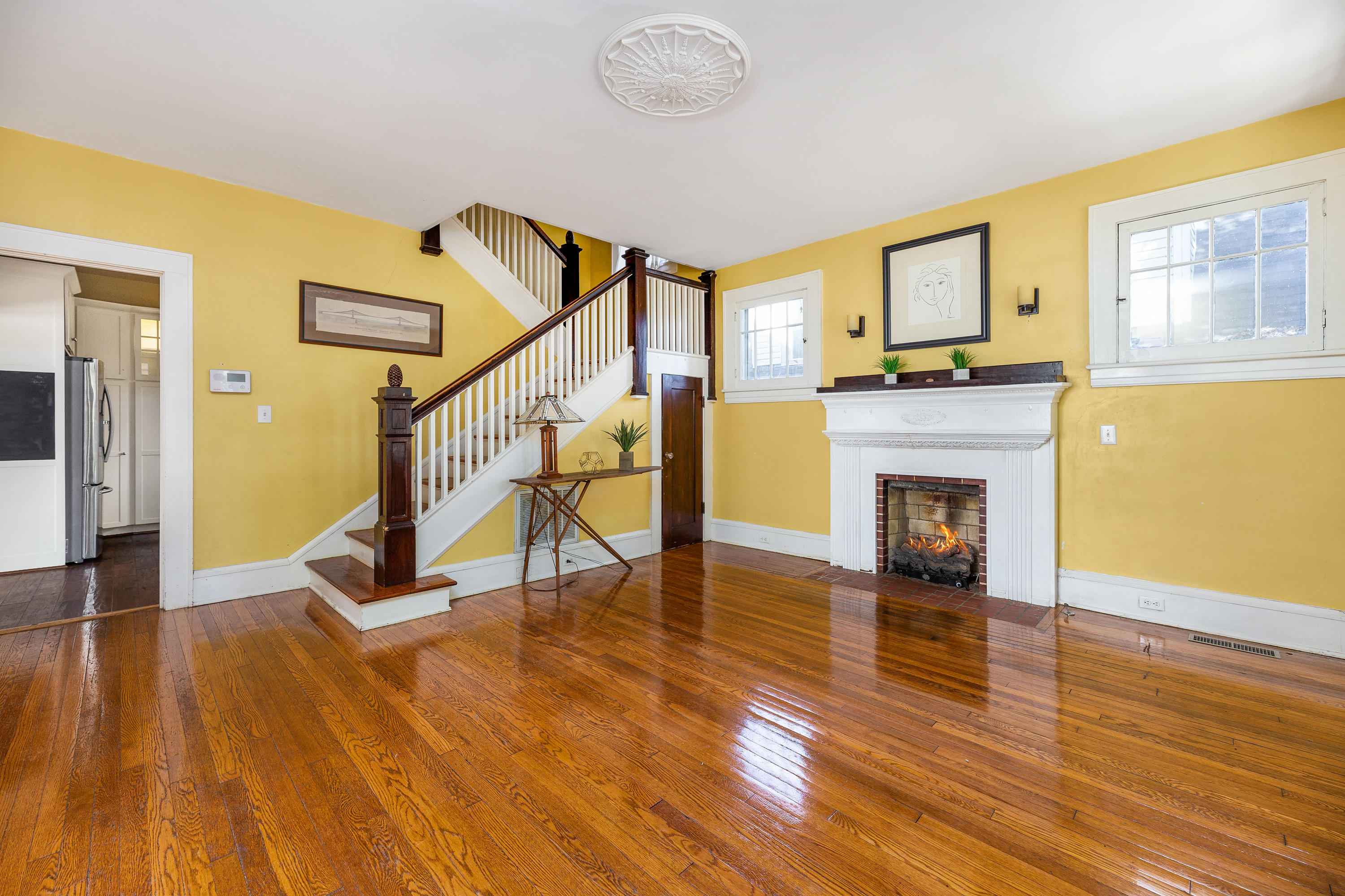 2019 Carter Road Southwest Roanoke, VA 24015 - Photo 8 of 31 Living Room