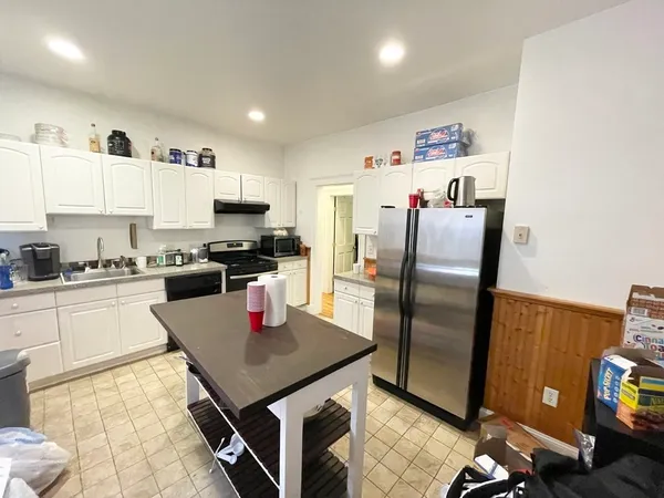 $4,900 | 37 Hillside Street, Unit 1, Boston, MA 02120