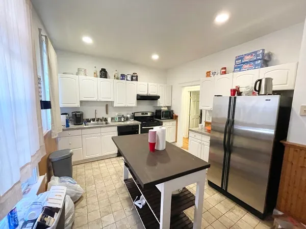 $4,900 | 37 Hillside Street, Unit 1, Boston, MA 02120