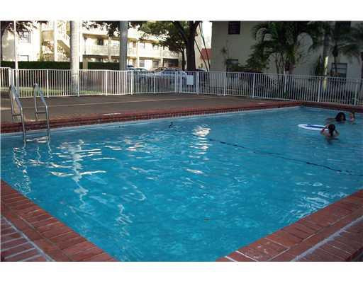 136 South Cypress Road, Unit 321 Pompano Beach, FL 33060 - Photo 19 of 25 Pool