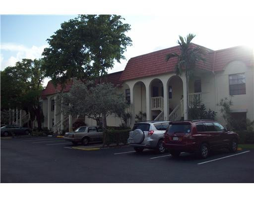 136 South Cypress Road, Unit 321 Pompano Beach, FL 33060 - Photo 25 of 25 Exterior Front