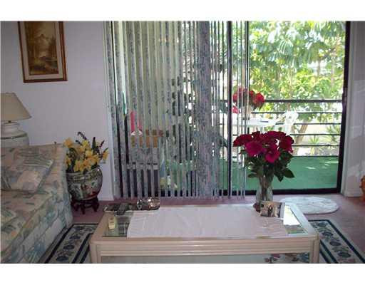 136 South Cypress Road, Unit 321 Pompano Beach, FL 33060 - Photo 3 of 25 Living Room