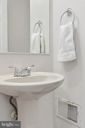 $365,000 | 1114 Oakland Court, Newark, DE 19711