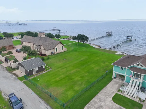 $399,000 | 1714 Roscoe Street, La Porte, TX 77571
