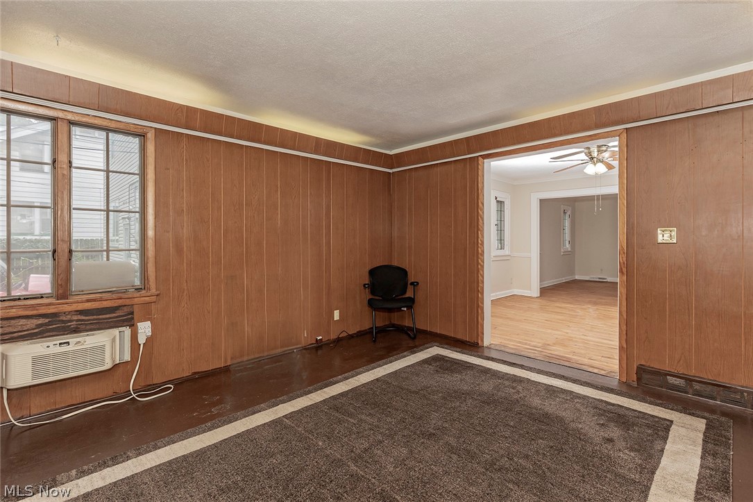 15806 Hazel Road Cleveland, OH 44112 - Photo 23 of 35