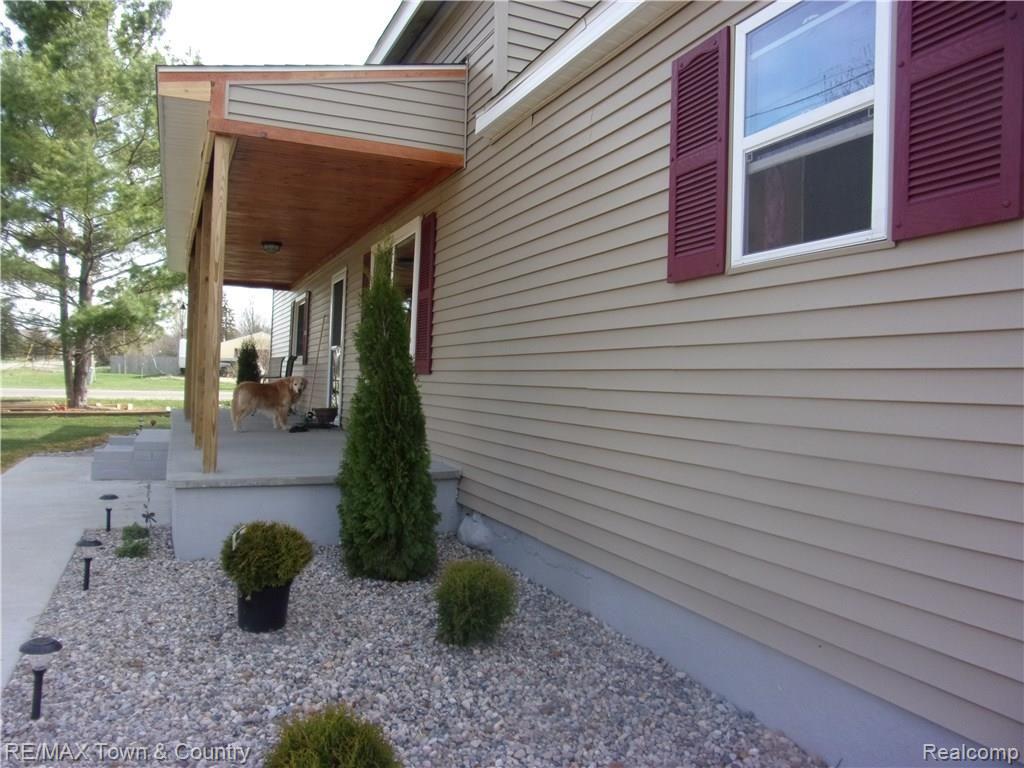 6009 Duffield Road Flushing, MI 48433 - Photo 2 of 28 106_2859 (1).JPG