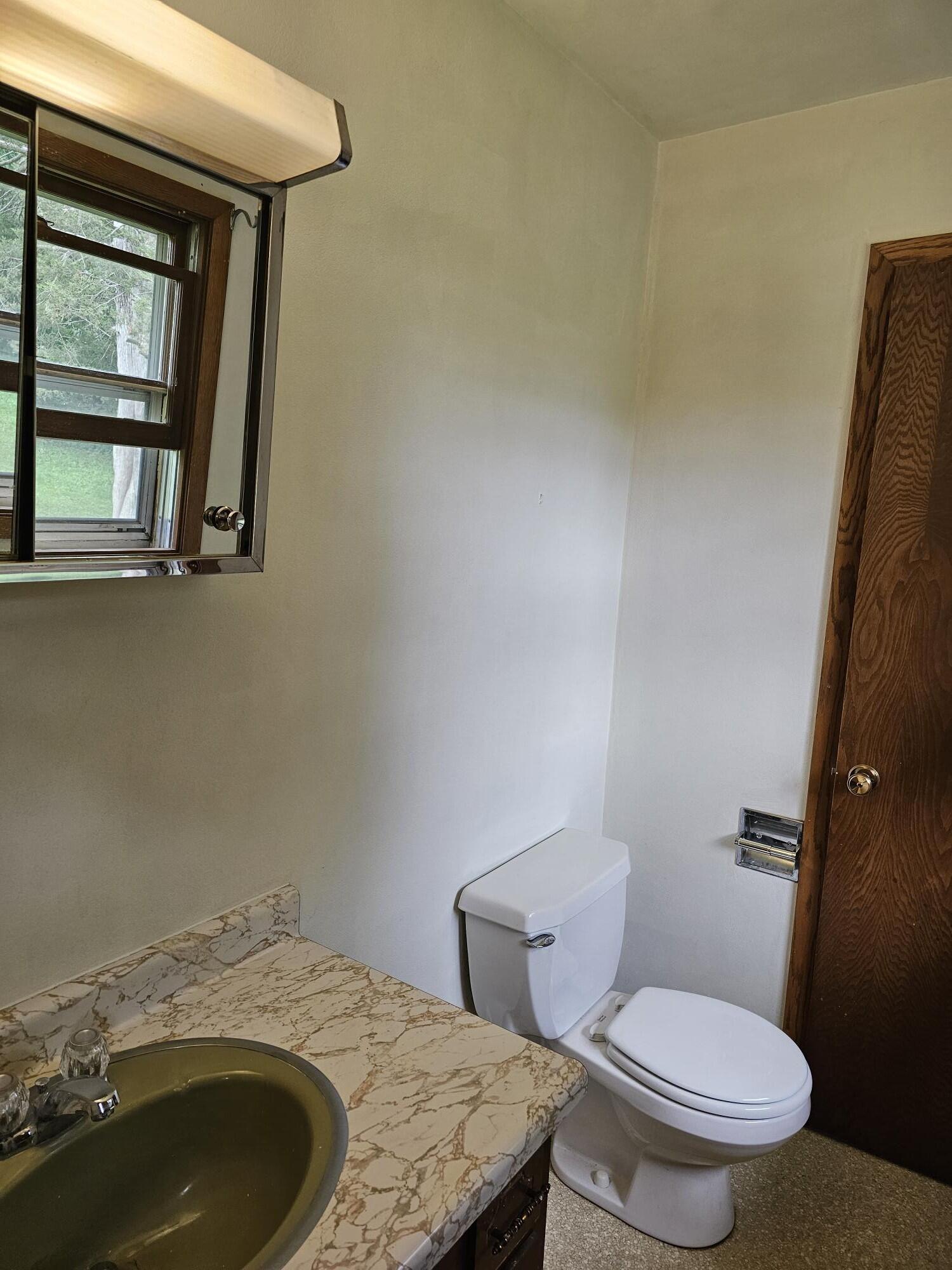 W8048 County Rd ZB Onalaska, WI 54650 - Photo 10 of 30 111 Half Bath 1