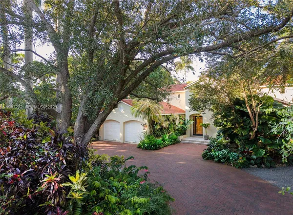 $8,498,000 | 4867 Southwest 82nd Street, Miami, FL 33143