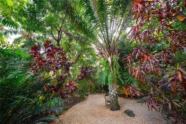 $8,498,000 | 4867 Southwest 82nd Street, Miami, FL 33143