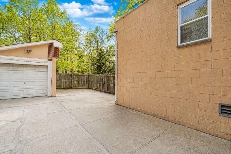 648 Bay Ridge Parkway Brooklyn, NY 11209 - Photo 3 of 31