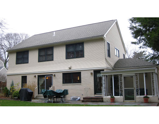 20 Canterbury Road Winchester, MA 01890 - Photo 2 of 16 Gallery Image 2