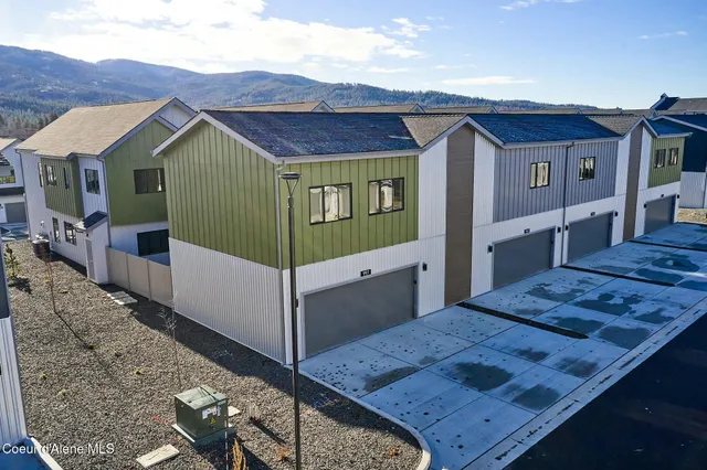 $685,000 | 995 East RR Avenue, Post Falls, ID 83854