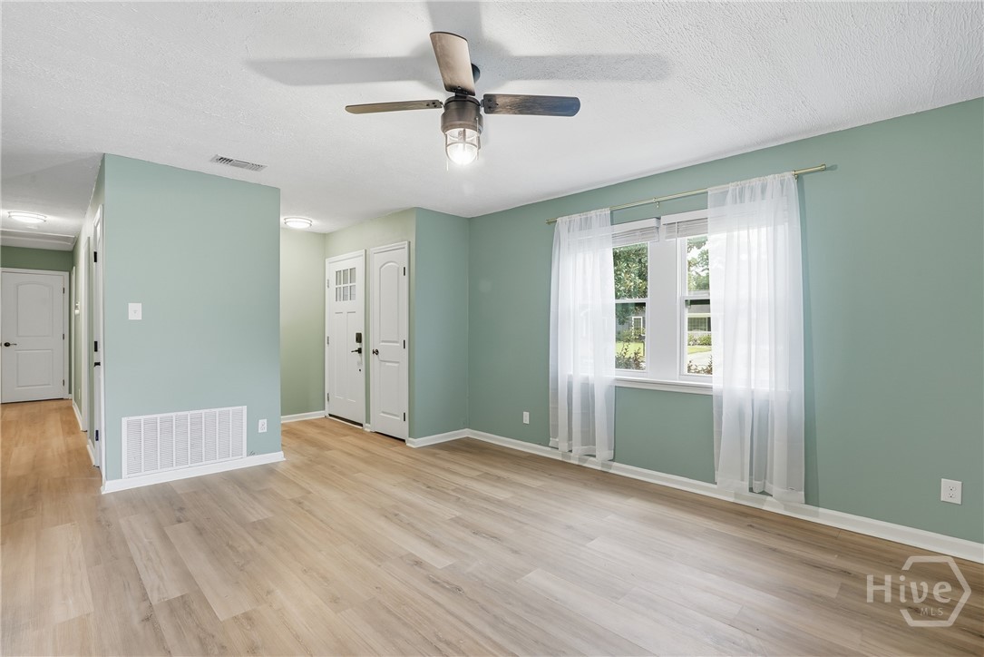 504 Wheeler Street Savannah, GA 31405 - Photo 9 of 29