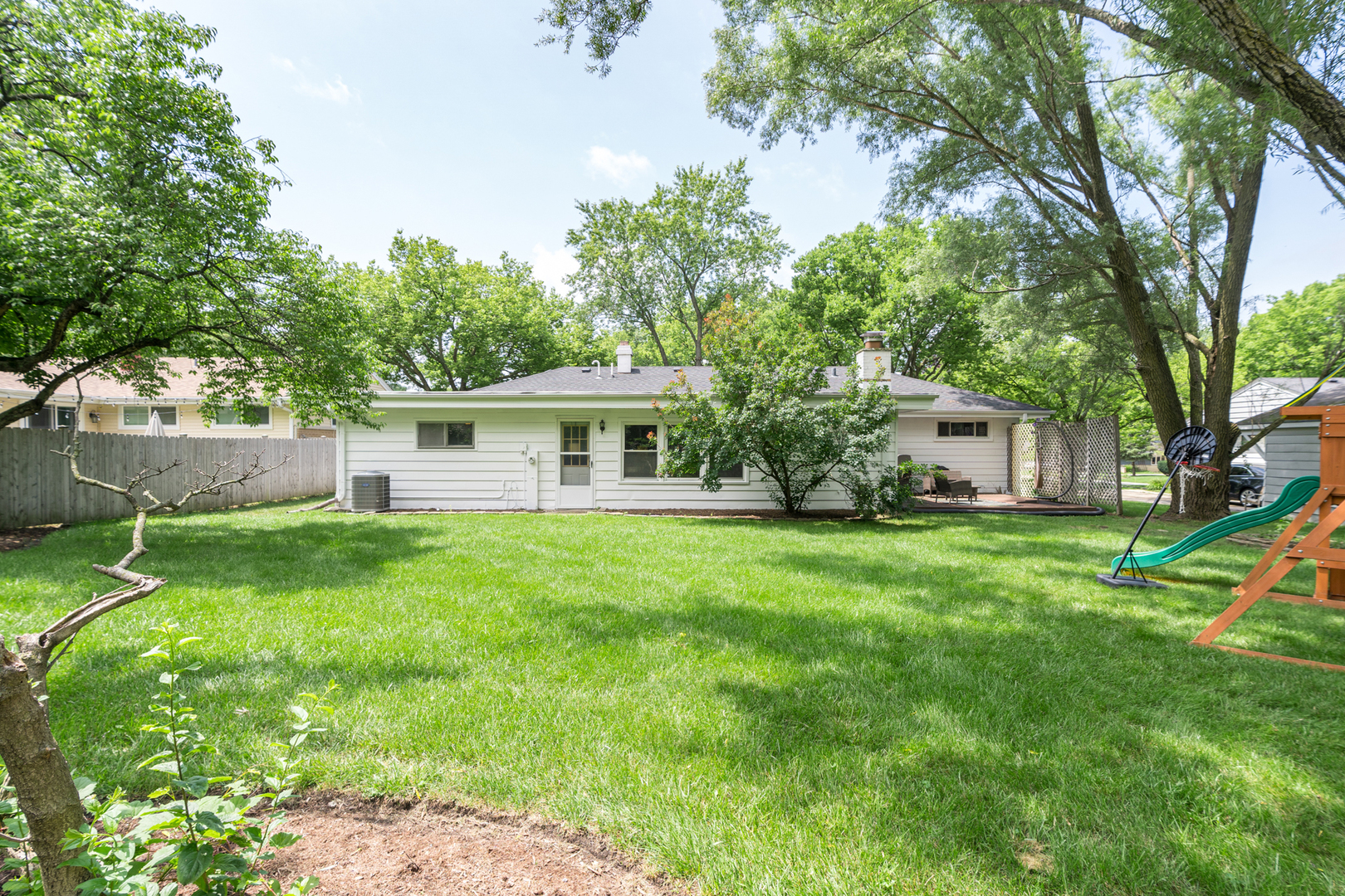 23 Crescent Road Lake Zurich, IL 60047 - Photo 18 of 21