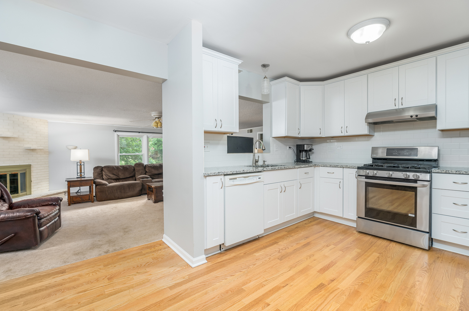 23 Crescent Road Lake Zurich, IL 60047 - Photo 4 of 21