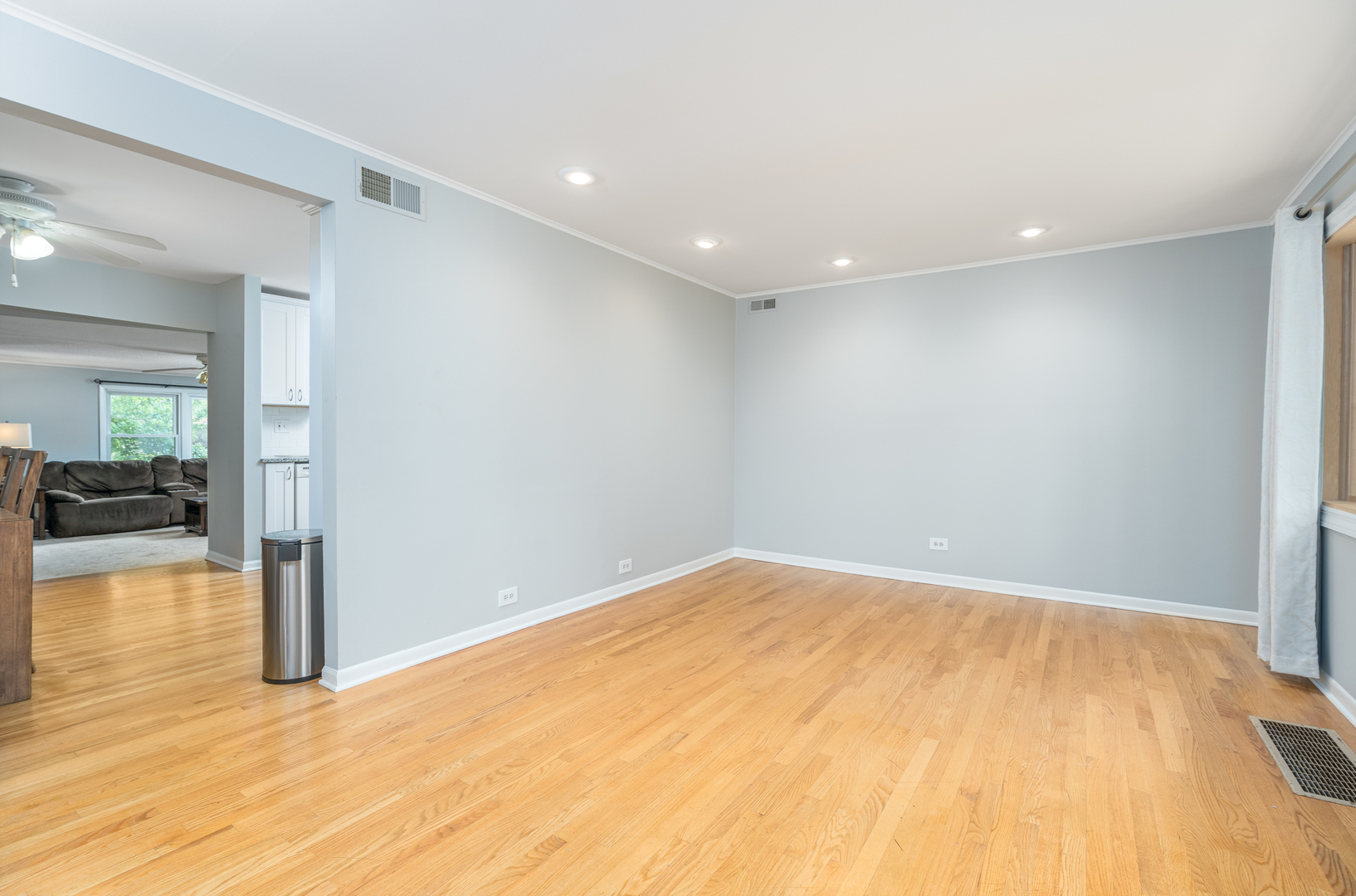 23 Crescent Road Lake Zurich, IL 60047 - Photo 6 of 21