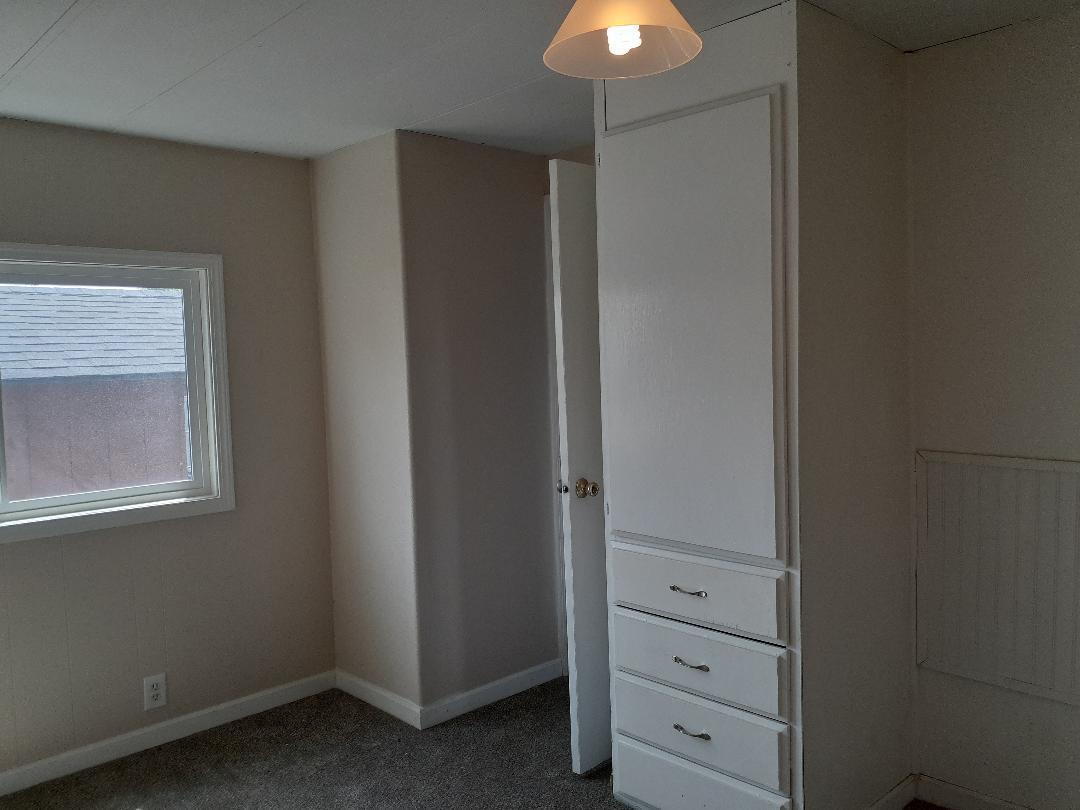 70 Manor Loop, Unit 70 Roseburg, OR 97471 - Photo 6 of 12 70 bd rm
