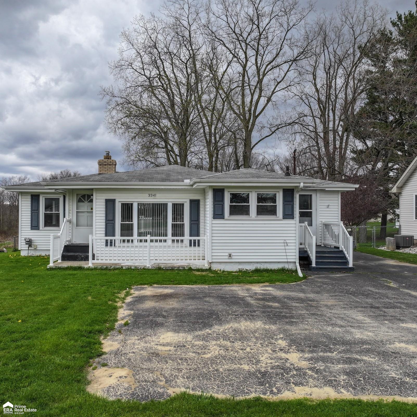 3341 North Genesee Road Flint, MI 48506 - Photo 2 of 33 50172145-6ee3dad5-5425-467e-b43e-f90267c79fab.JPG
