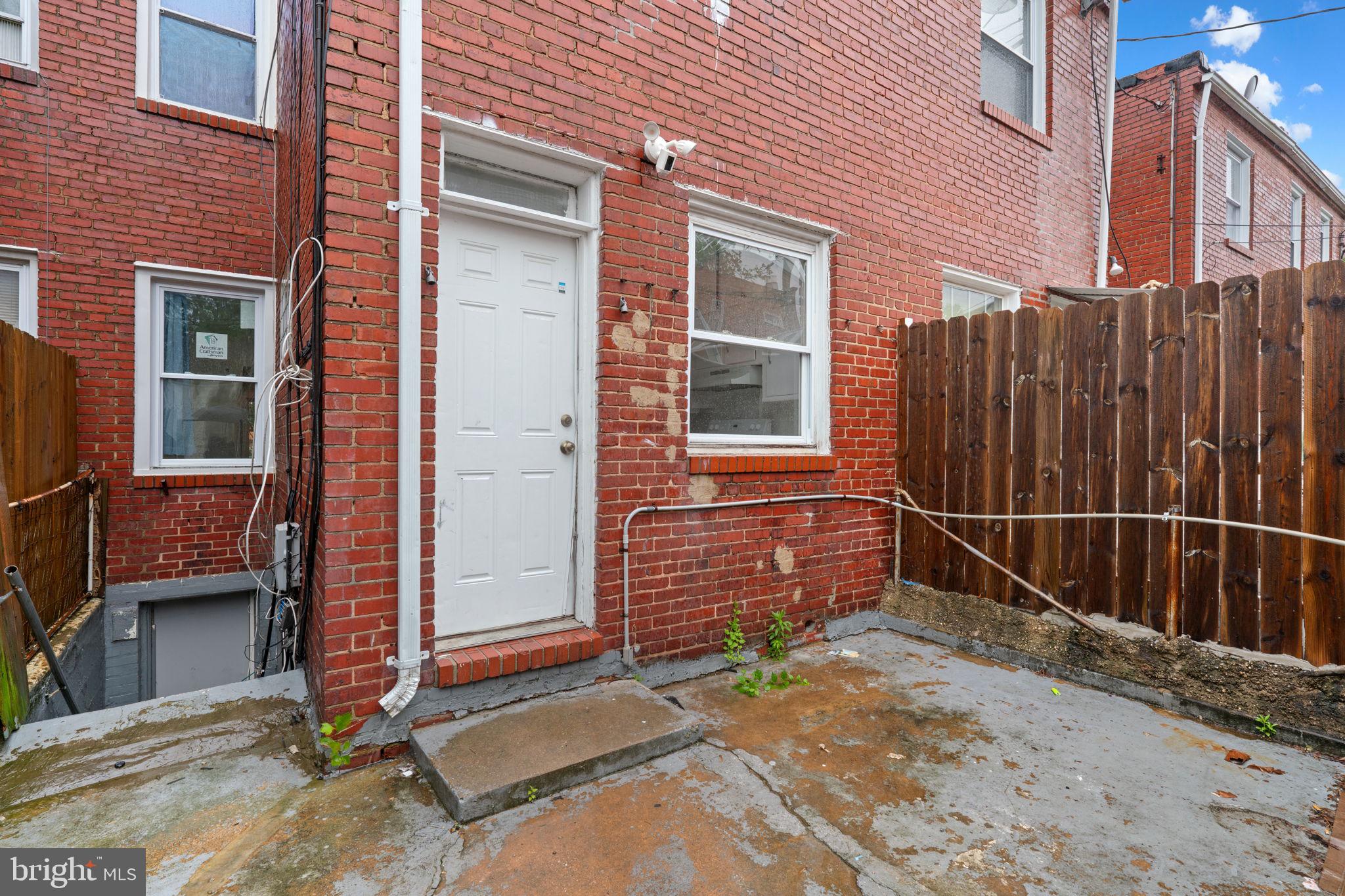 4208 Sheldon Avenue Baltimore, MD 21206 - Photo 24 of 26 a backyard of a house