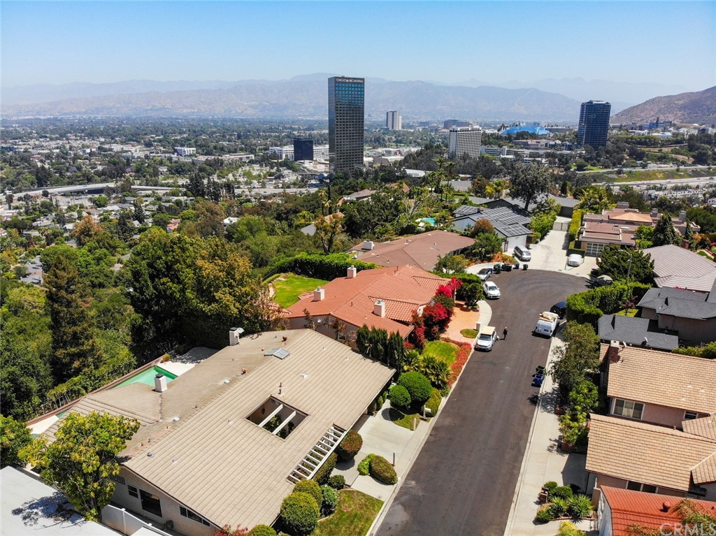 10821 Alta View Drive Studio City, CA 91604 - Photo 40 of 45