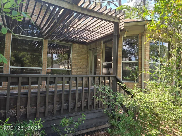 a view of a porch with a small cabin