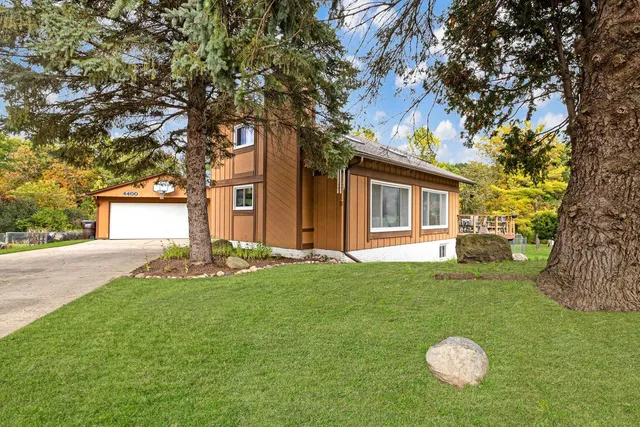 $2,500 | 4400 Valley Road, Caledonia, WI 53405