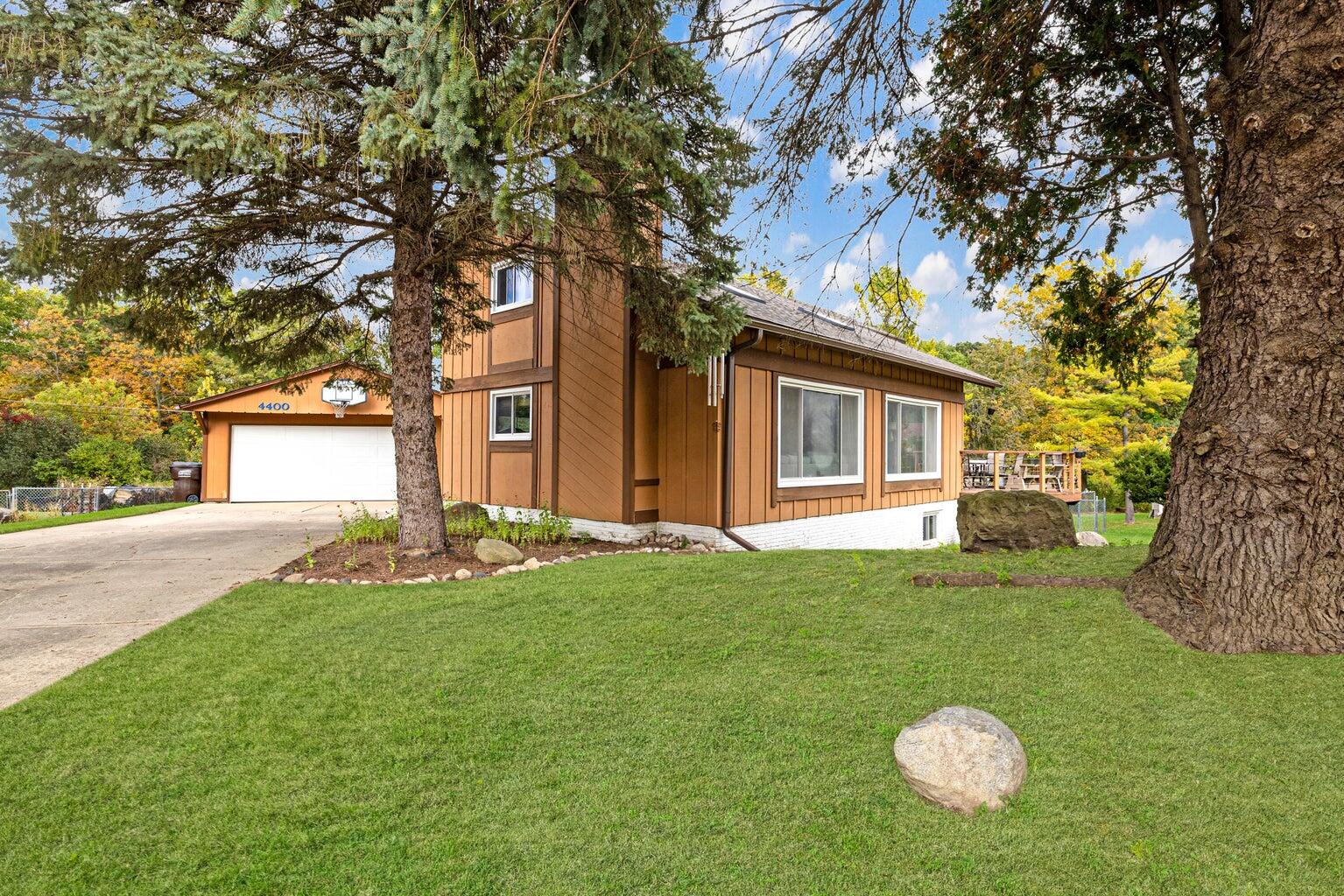 4400 Valley Road Caledonia, WI 53405 - Photo 2 of 33 Unique & Contemporary Home!