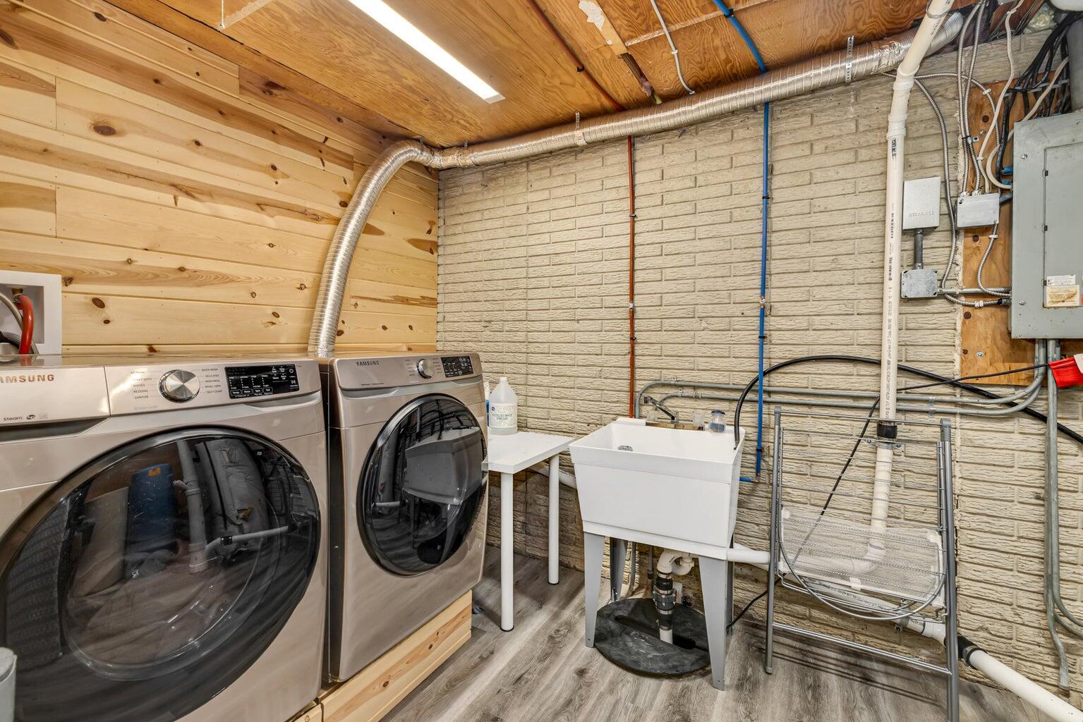 4400 Valley Road Caledonia, WI 53405 - Photo 22 of 33 Lower Level Laundry Room