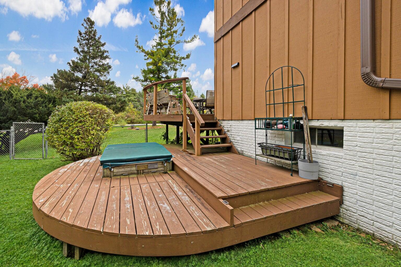 4400 Valley Road Caledonia, WI 53405 - Photo 27 of 33 Offers Picturesque Views! (Hot Tub Non Functional)