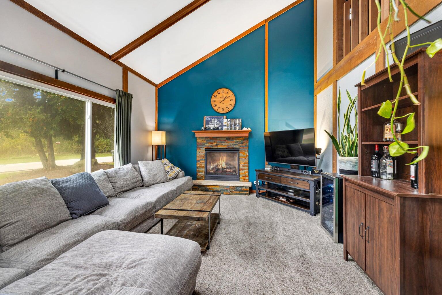 4400 Valley Road Caledonia, WI 53405 - Photo 6 of 33 (Gas Fireplace Non-Functional)