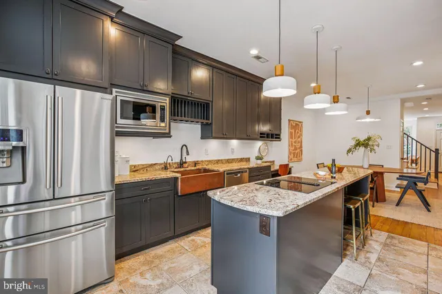 $998,000 | 1124 G Street Northeast, Washington, DC 20002