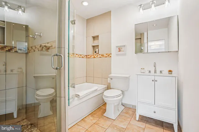 $998,000 | 1124 G Street Northeast, Washington, DC 20002