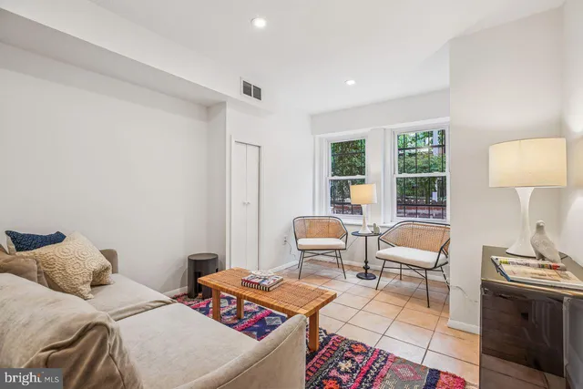 $998,000 | 1124 G Street Northeast, Washington, DC 20002