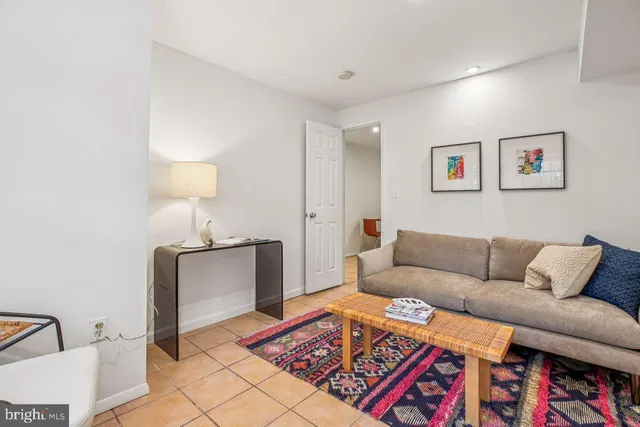 $998,000 | 1124 G Street Northeast, Washington, DC 20002