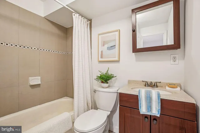 $998,000 | 1124 G Street Northeast, Washington, DC 20002