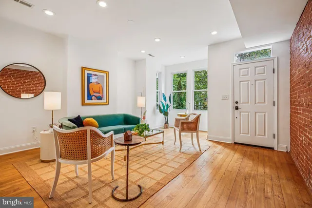 $998,000 | 1124 G Street Northeast, Washington, DC 20002