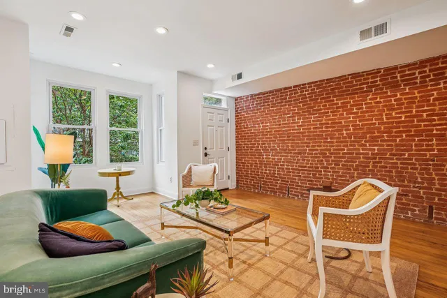 $998,000 | 1124 G Street Northeast, Washington, DC 20002