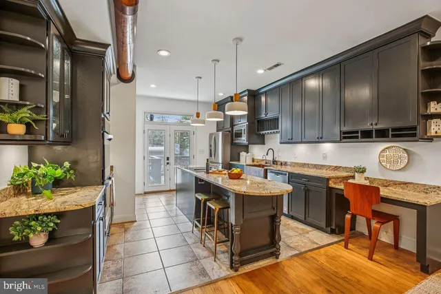 $998,000 | 1124 G Street Northeast, Washington, DC 20002