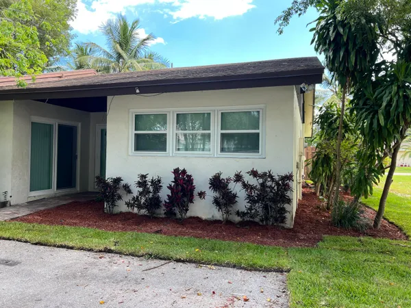 $3,000 | 4404 Treasure Cove Drive, Dania Beach, FL 33312
