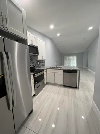 $3,000 | 4404 Treasure Cove Drive, Dania Beach, FL 33312