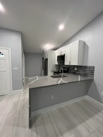 $3,000 | 4404 Treasure Cove Drive, Dania Beach, FL 33312