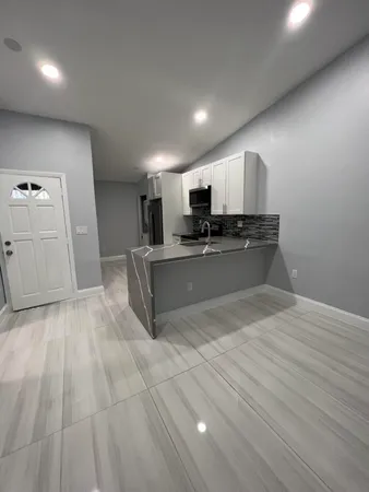 $3,000 | 4404 Treasure Cove Drive, Dania Beach, FL 33312