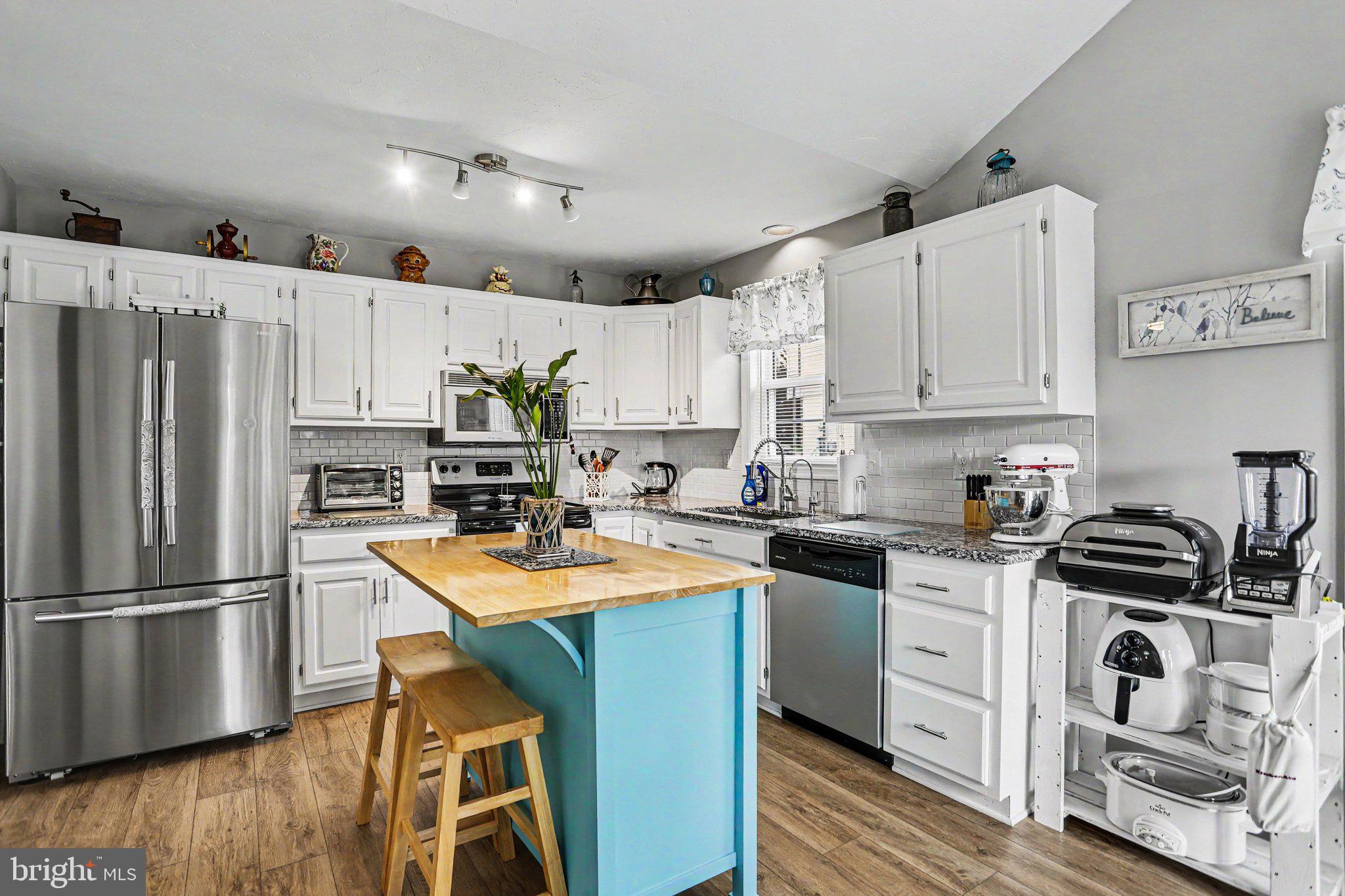 417 South Columbus Avenue Littlestown, PA 17340 - Photo 7 of 31