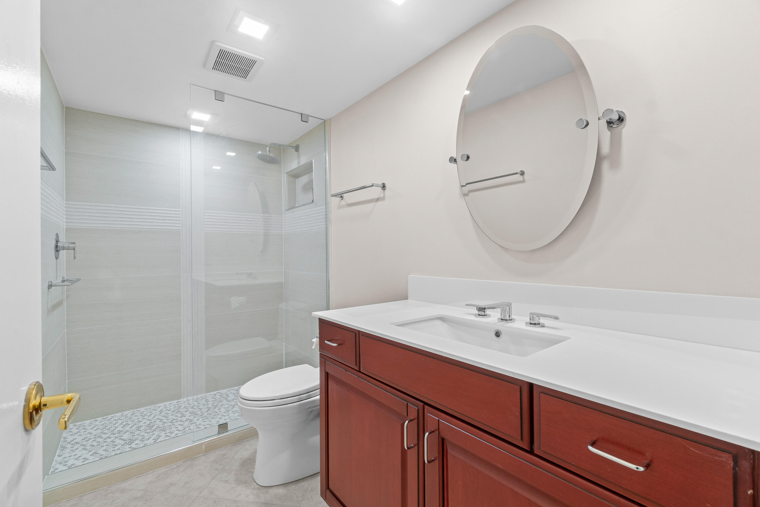 4001 North Ocean Boulevard, Unit 1602 Boca Raton, FL 33431 - Photo 13 of 39 GUEST BATHROOM