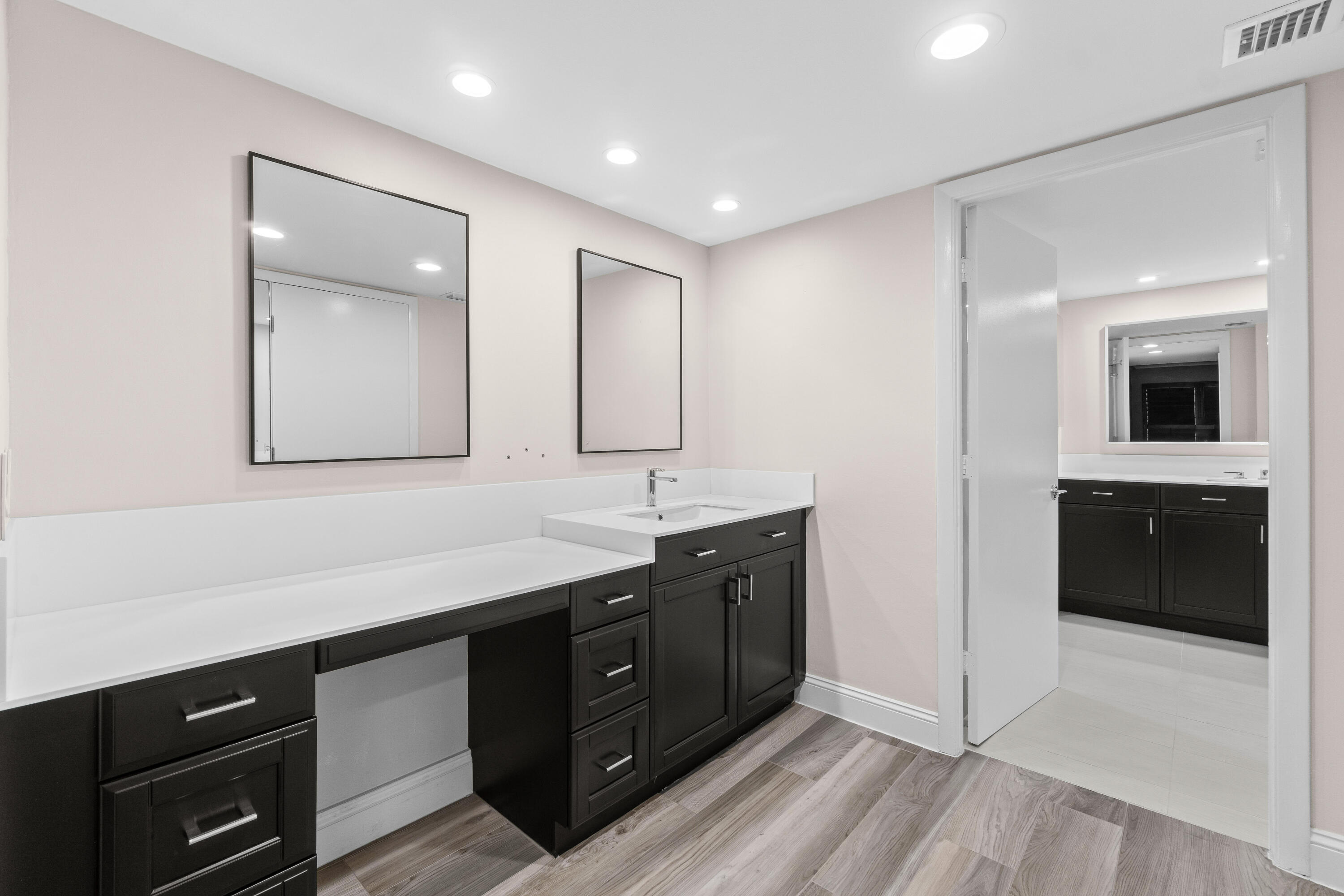 4001 North Ocean Boulevard, Unit 1602 Boca Raton, FL 33431 - Photo 17 of 39 DRESSING AREA