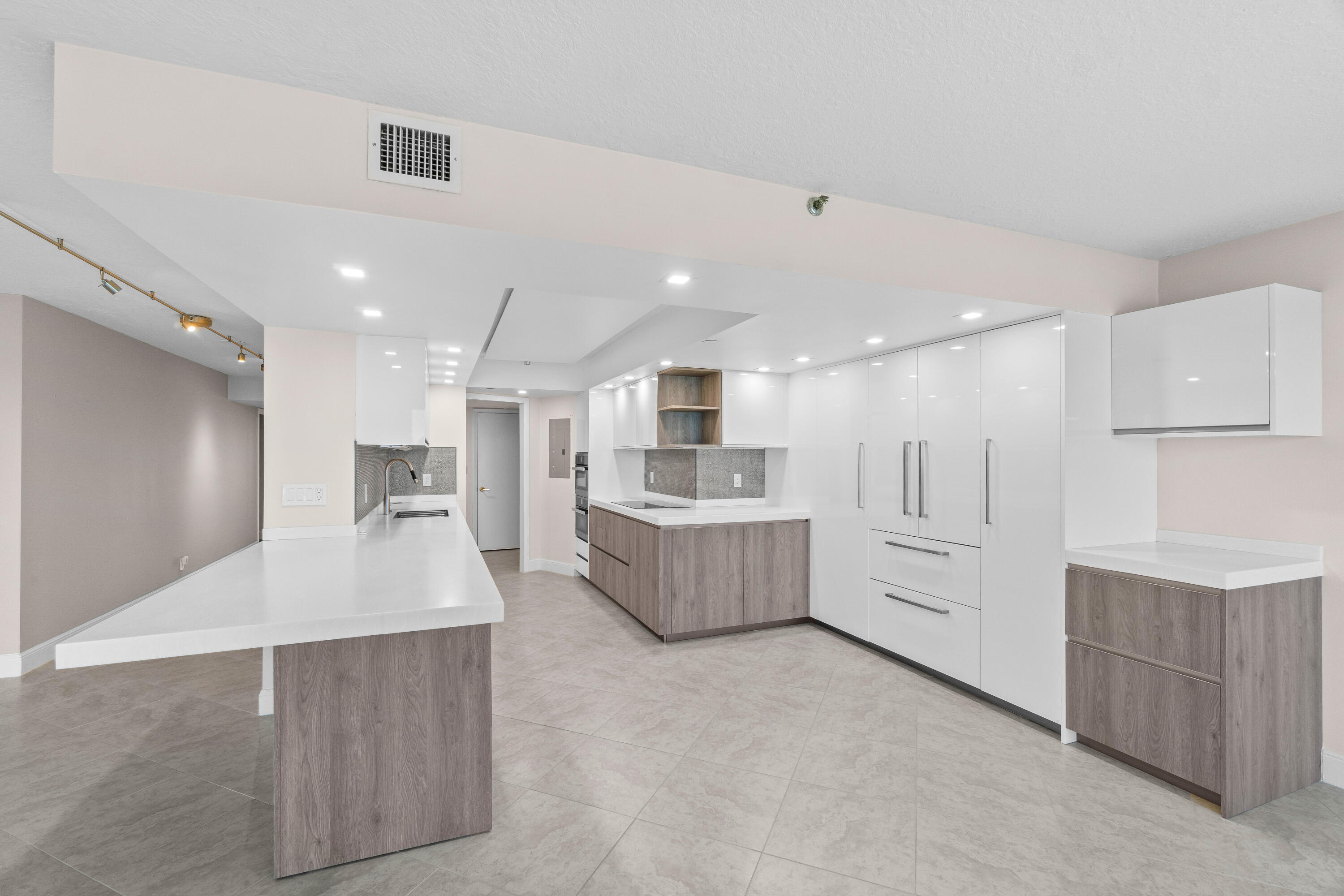 4001 North Ocean Boulevard, Unit 1602 Boca Raton, FL 33431 - Photo 7 of 39 KITCHEN